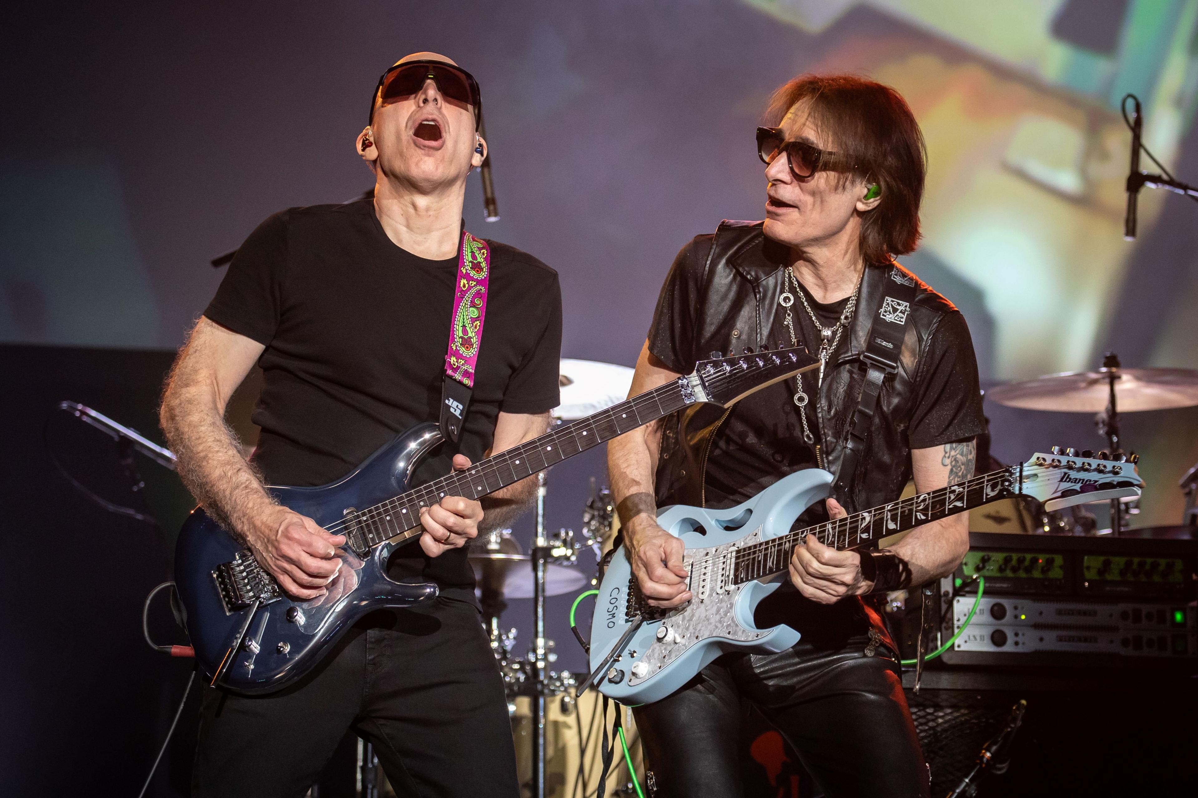 Slika za Satchvai Band Tour: Joe Satriani i Steve Vai (USA)