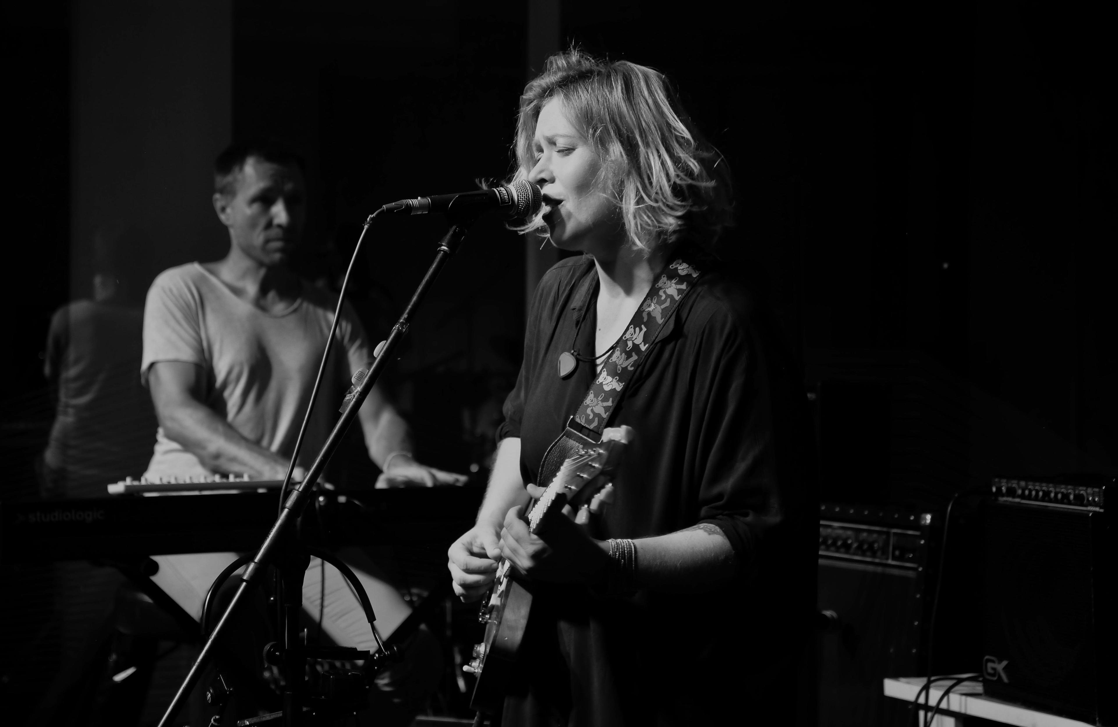 Slika za Ana & The Changes