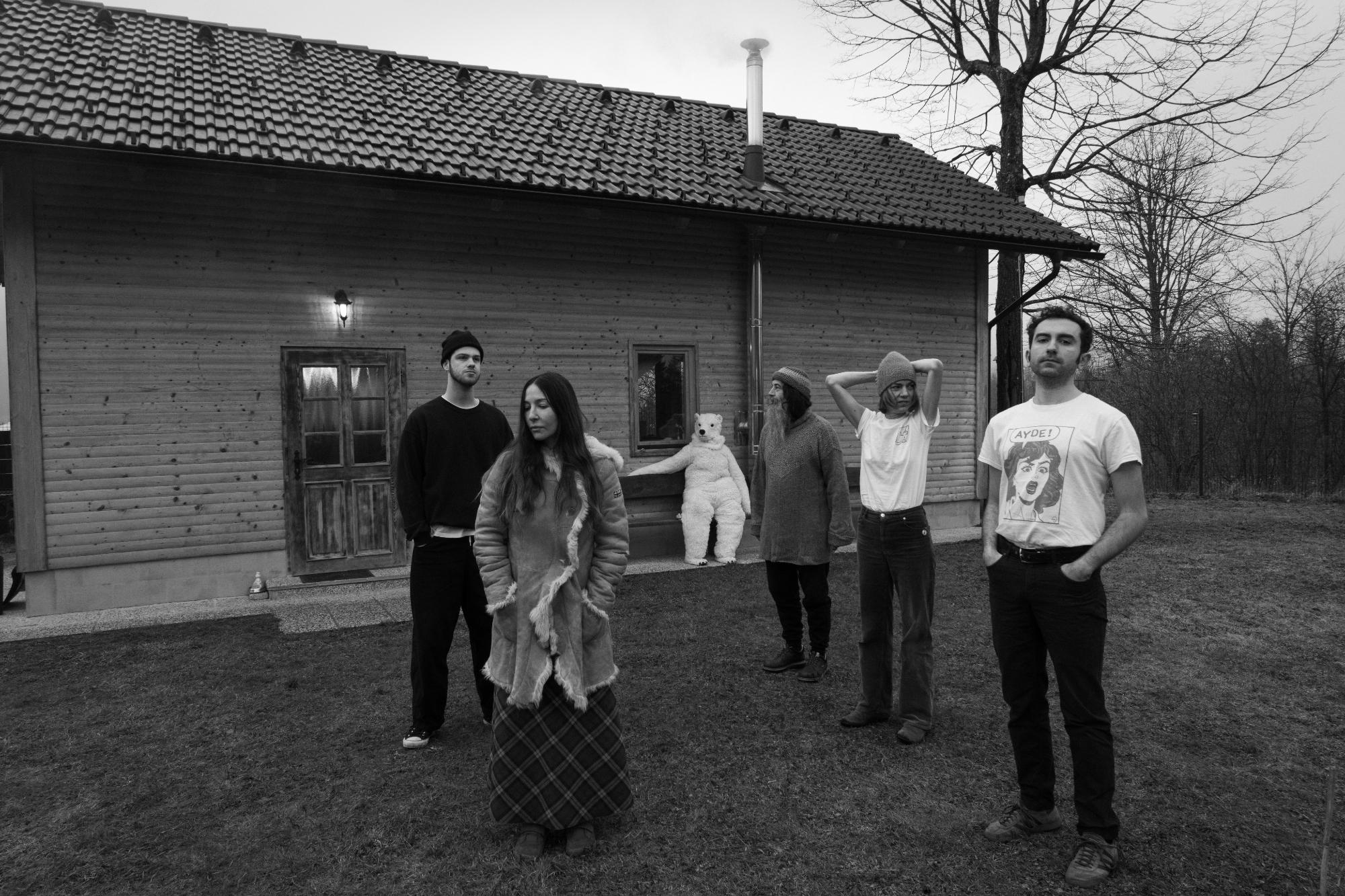 Slika za LELEE (SI) + Jelena Petošević