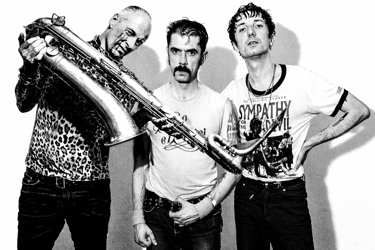 Slika za Weird Omen (FR) + Latex My Ass